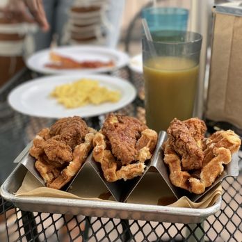 Treylor Park - Diners Near Me - Savannah, Georgia