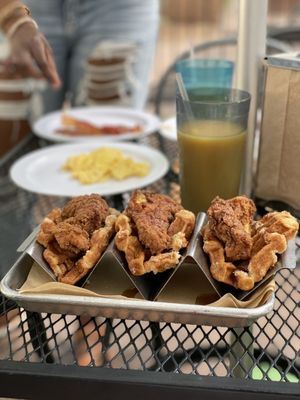 Treylor Park Double Wide Diner by null