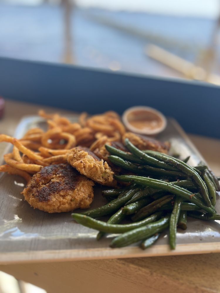 BOAT HOUSE TIKI BAR & GRILL Updated August 2024 886 Photos & 732