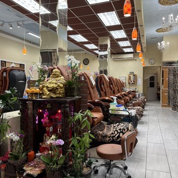 Le Nails II Spa Salon - Inside - Nail Salons Near Me - Pasadena, California Le Nails II Spa Salon - Inside - Nail Salons Near Me - Pasadena, California