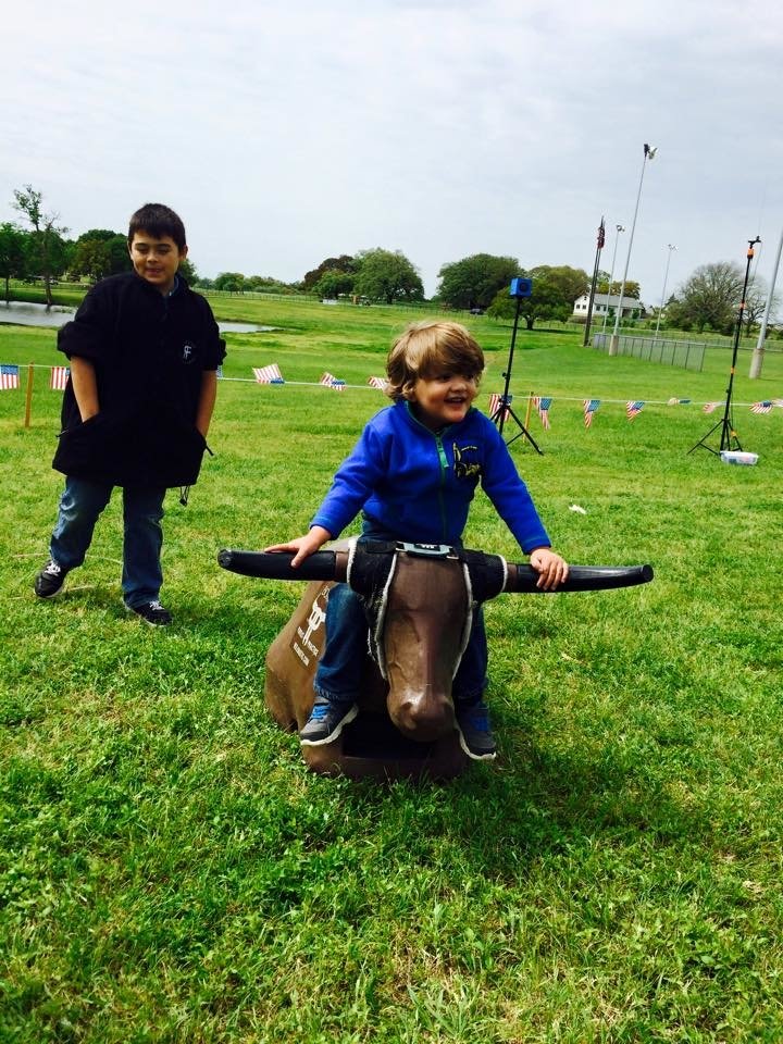 ROBERT FUENTES CUTTING HORSES 10205 Old Independence Rd, Brenham