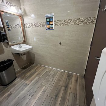 Pho Saigon 8 - Ladies bathroom - Vietnamese Near Me - Las Vegas, Nevada Pho Saigon 8 - Ladies bathroom - Vietnamese Near Me - Las Vegas, Nevada