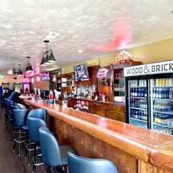 Wood & Brick Tavern
