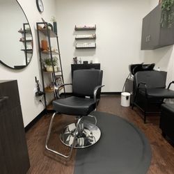 Jasper & Poppy Salon