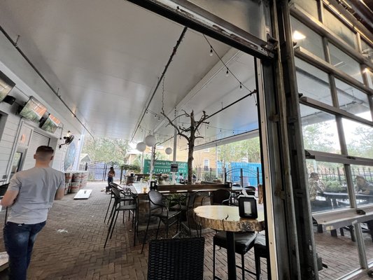 Strings Sports Brewery by null