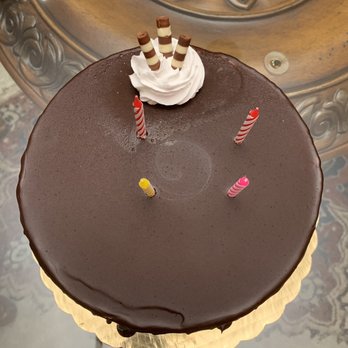 Cold Stone Creamery - Tall, Dark & Delicious Cake (With Candles Not Included) - 20/10 - Ice Cream & Frozen Yogurt Near Me - Farmington, Michigan Cold Stone Creamery - Tall, Dark & Delicious Cake (With Candles Not Included) - 20/10 - Ice Cream & Frozen Yogurt Near Me - Farmington, Michigan