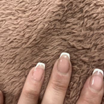 T & T Nails Spa - The middle nail that was already broken was not fixed and the day I left the salon, it was already split. - Nail Salons Near Me - Bullhead City, Arizona