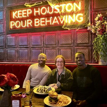 Pour Behavior - Enjoying some Arbol Shrimp Tacos and a Burger & fries with some coworkers - Cocktail Bars Near Me - Houston, Texas Pour Behavior - Enjoying some Arbol Shrimp Tacos and a Burger & fries with some coworkers - Cocktail Bars Near Me - Houston, Texas