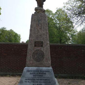 Piazza Dante Park - Monument dedicated to all fallen soldiers of all wars. - Parks Near Me - Ottawa, Ontario