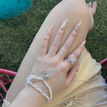 Chic Nails Lounge - Nail Salons Near Me - Irving, Texas