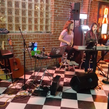 Bob's Garage & Bar - Courtney and Debby filled the place with sweet sounds - Nightlife Near Me - Scottsbluff, Nebraska