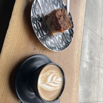 Flywheel Coffee Roasters - Latte and raspberry coffee cake - Coffee & Tea Near Me - San Francisco, California