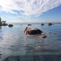Casa Edwards - At pool