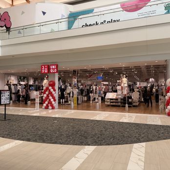 Uniqlo - Brea Mall store front - Men's Clothing Near Me - Brea, California Uniqlo - Brea Mall store front - Men's Clothing Near Me - Brea, California