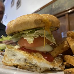 Biggest tastiest burger I've had in a long time!!!