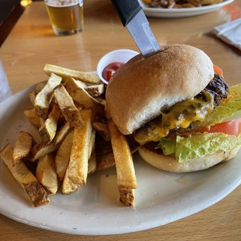 Hopkins Icehouse - Regular burger w fries - Music Venues Near Me - Texarkana, Arkansas