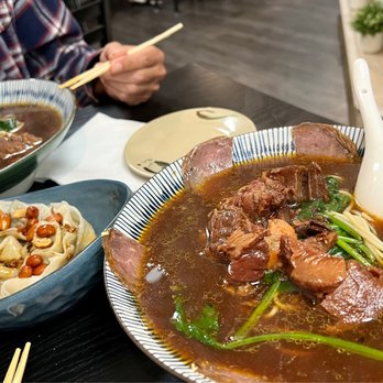 Luyixian - Beef Noodle Soup, Wontons, Brisket Noodle Soup - Shanghainese Near Me - Alhambra, California Luyixian - Beef Noodle Soup, Wontons, Brisket Noodle Soup - Shanghainese Near Me - Alhambra, California