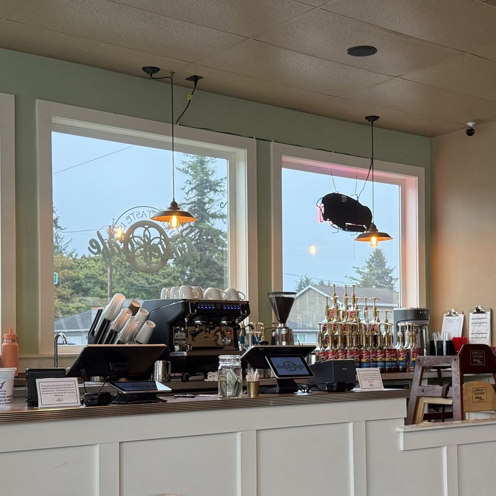 Arnie's Cafe - Coffee Bar - Breakfast & Brunch Near Me - Warrenton, Oregon