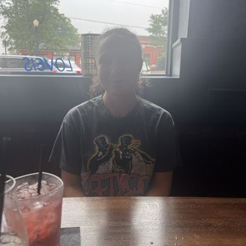 Entourage - Julia Green - American Near Me - Downers Grove, Illinois