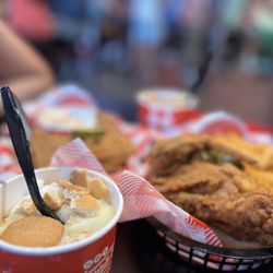 Hattie B's Hot Chicken - Nashville - Lower Broadway - Cool blurry picture of food