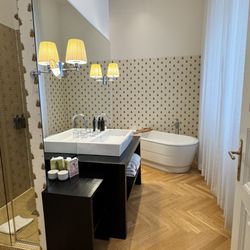 Altstadt Vienna Hotel - Larger room with bath