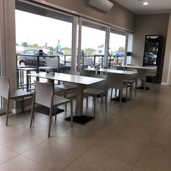 Albachiara Cafe' - Nice seating