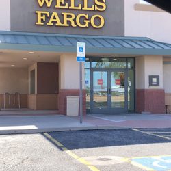 Wells Fargo Bank - Front entrance