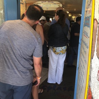 Splash Cafe - Long lines - American Near Me - Pismo Beach, California