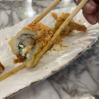 Utopia Sushi & Ramen - Inside of golden tiger roll - Sushi Bars Near Me - Corona, California