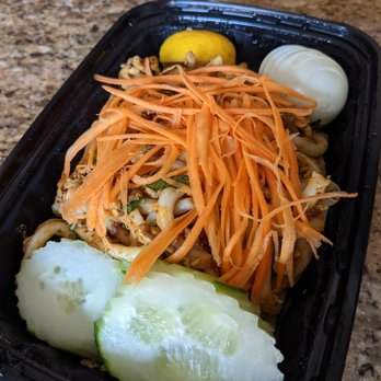 Pa Lian - (B07) Nan-Gyi-Thoke. Chicken Curry Udon Noodle salad. Very tasty! - Burmese Near Me - Wheaton, Illinois