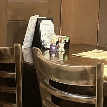 Ale Mary's - queen elizabeth and her corgi salt and pepper - Pubs Near Me - Baltimore, Maryland