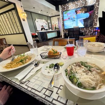 La Sen - Steak Pho, Garlic Chicken Noodles, Chicken Pho, and Crispy Pork Bahn Mi. - Vietnamese Near Me - Chandler, Arizona