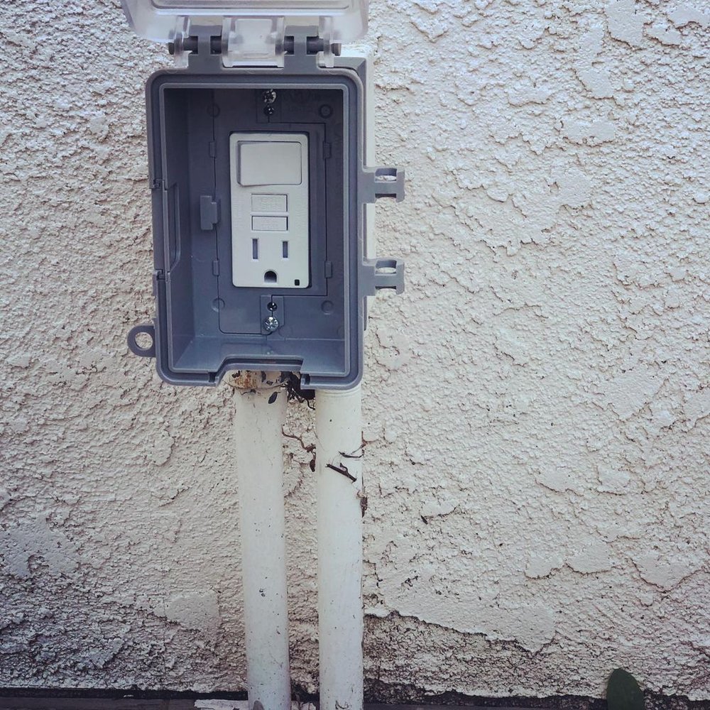 Slide of EV Emergency Electrician