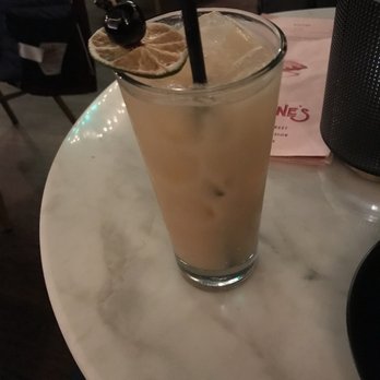 Roxanne’s - Six Foot, Seven Foot - Cocktail Bars Near Me - Boston, Massachusetts