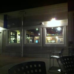 Red's Restaurant & Lounge - Reds from the outside deck