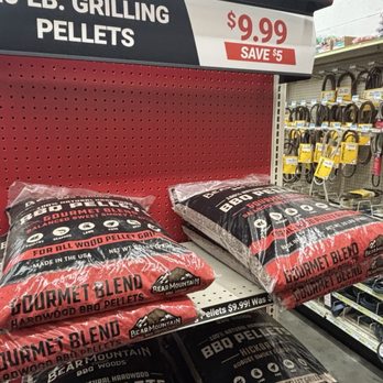 Tractor Supply - Pet Stores Near Me - New Hudson, Michigan