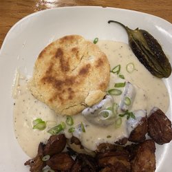 Lou's Brunch and Brews - Carnitas biscuits and gravy