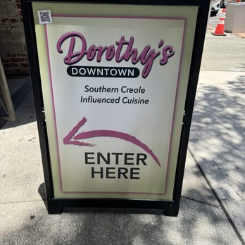 Dorothy's Downtown - Sidewalk marquee - Cocktail Bars Near Me - Jacksonville, Florida