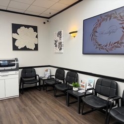 Watt Antelope Family Dentist - Front office waiting room ~