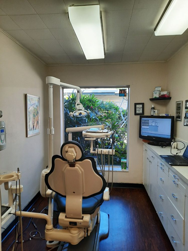 MANHATTAN DENTAL SOLUTIONS Updated September 2024 4355 S Manhattan