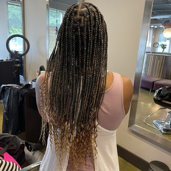 Salon BOIO - Knotless - Hair Salons Near Me - Norfolk, Virginia Salon BOIO - Knotless - Hair Salons Near Me - Norfolk, Virginia