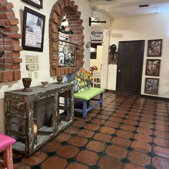 Pelanchos Mexican Grill - Mexican Near Me - Knoxville, Tennessee