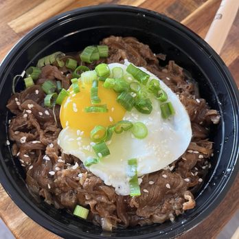 Steam Boys - Sliced Shredded Beef Rice Bowl 牛肉饭 - Chinese Near Me - Nashville, Tennessee Steam Boys - Sliced Shredded Beef Rice Bowl 牛肉饭 - Chinese Near Me - Nashville, Tennessee