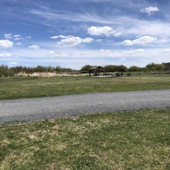 Burns Rv Park - Volleyball court with huge space for friends around the fire - Campgrounds Near Me - Burns, Oregon