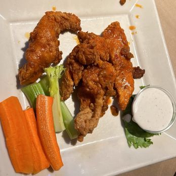 Molly's Restaurant & Bar - Maddy's boneless wings - more vegetables than chicken. Some weren't fully covered in sauce. Overall not worth $15. - American Near Me - Hanover, New Hampshire Molly's Restaurant & Bar - Maddy's boneless wings - more vegetables than chicken. Some weren't fully covered in sauce. Overall not worth $15. - American Near Me - Hanover, New Hampshire