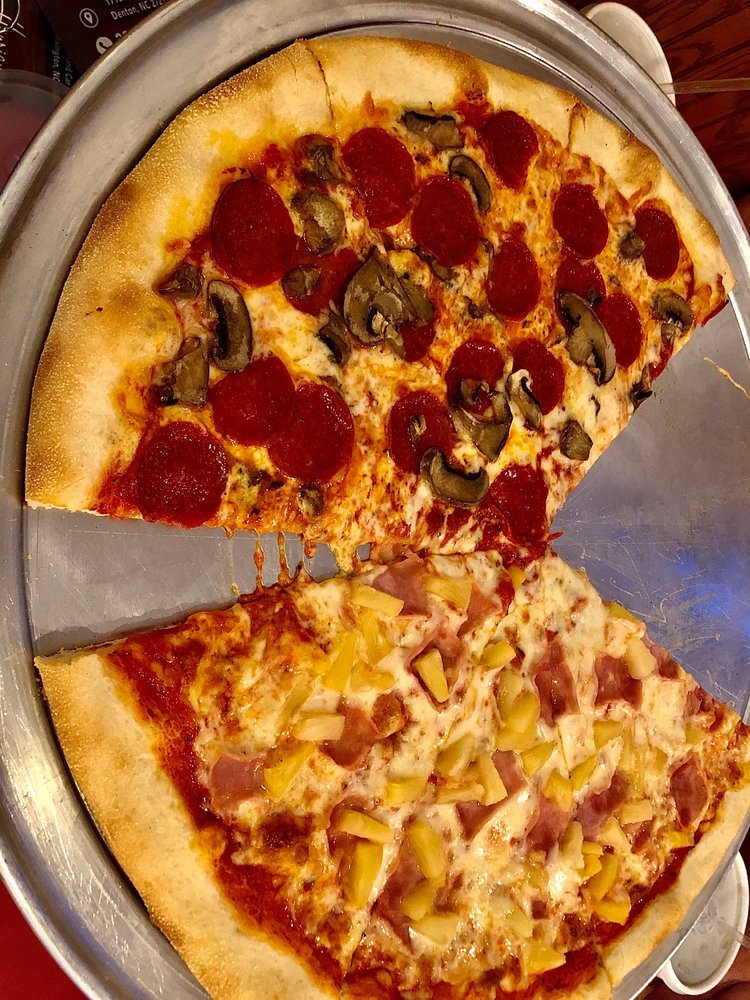 Henriquez Pizza Logo