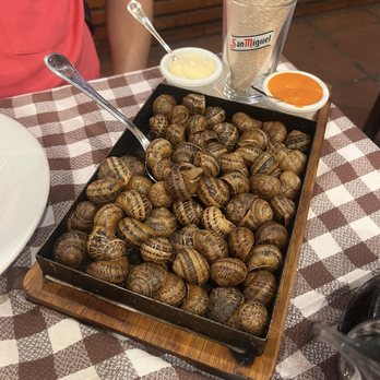 Taverna El Glop - Caracoles a la llauna - Spanish Near Me - Barcelona, B Taverna El Glop - Caracoles a la llauna - Spanish Near Me - Barcelona, B