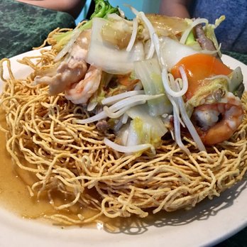 Nguyen Phi - Combination crunchy noodles. - Vietnamese Near Me - Montreal, Quebec