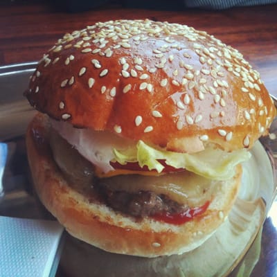 Huxtaburger Collingwood by null