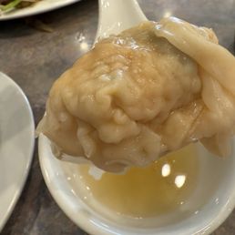 Dumpling with shrimp and mushroom